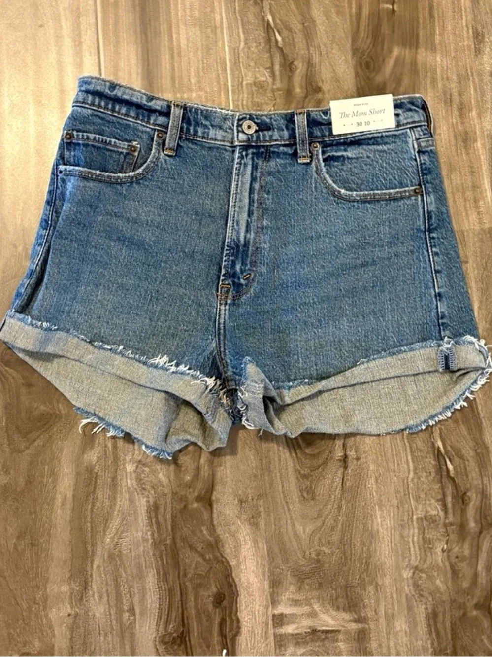 Abercrombie the mom short high rise NWT - Picture 1 of 4
